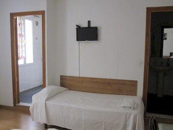 Apartamentos Madrid Hortaleza Buitenkant foto